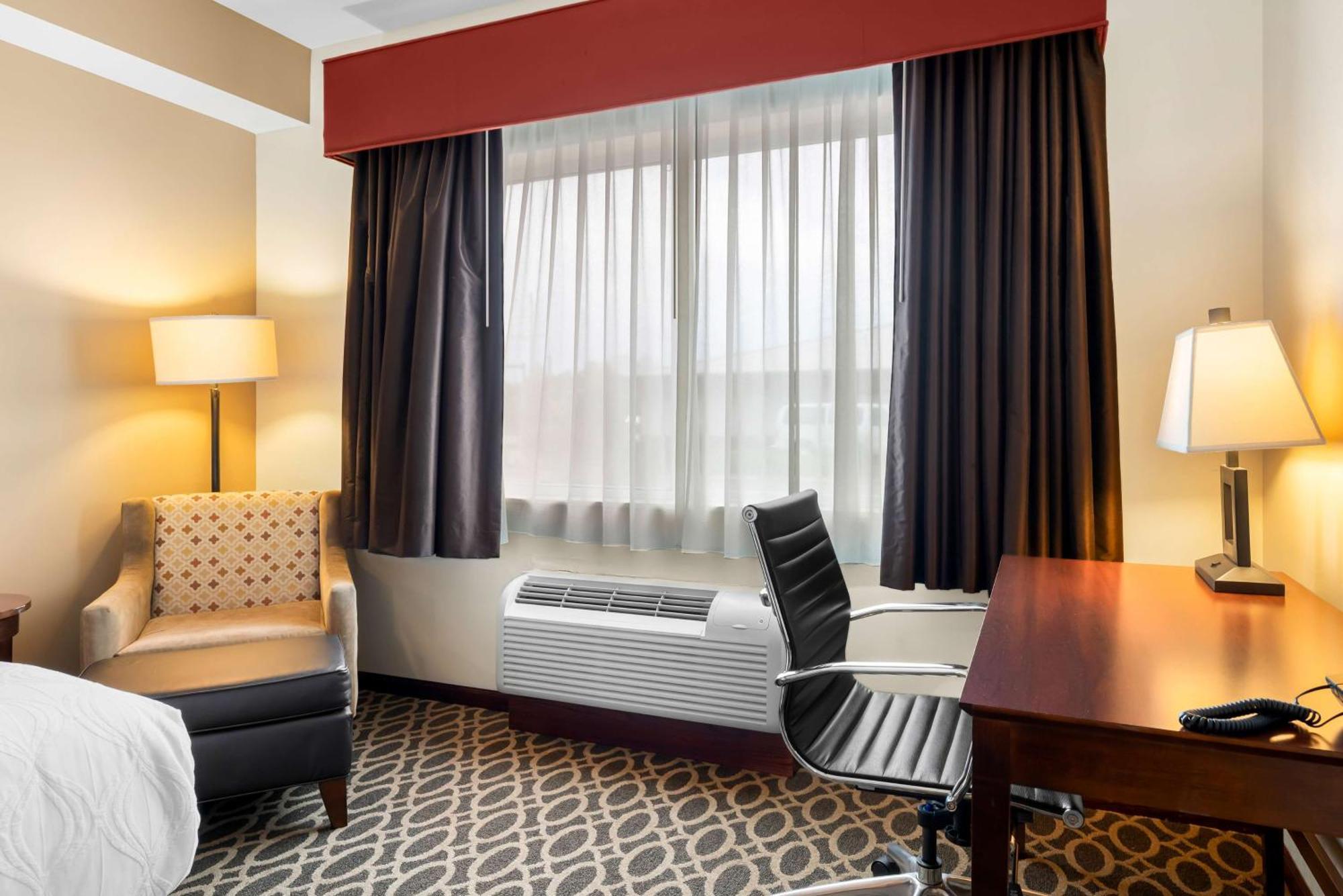 Best Western Paradise Inn Savoy Екстер'єр фото