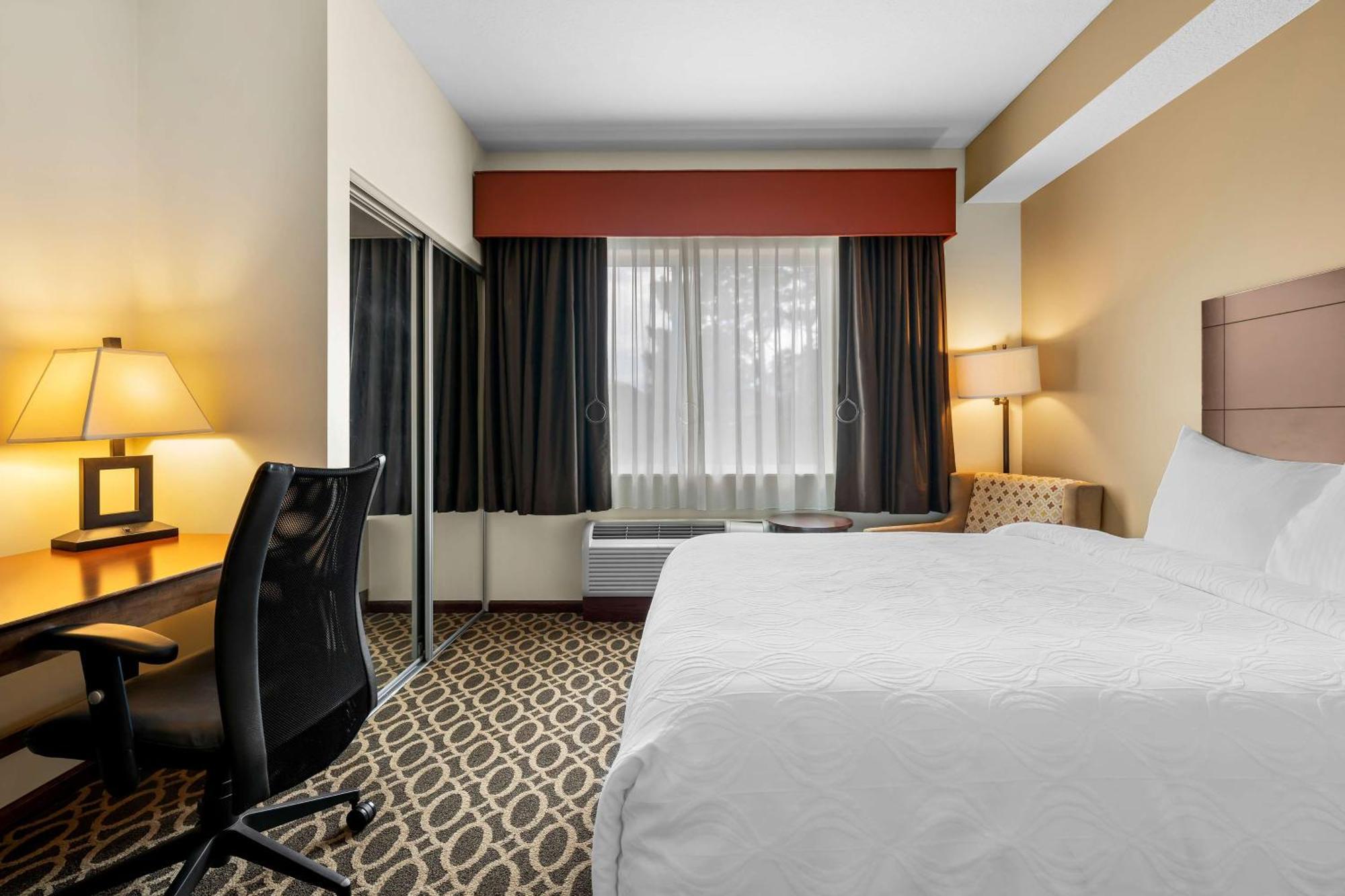 Best Western Paradise Inn Savoy Екстер'єр фото